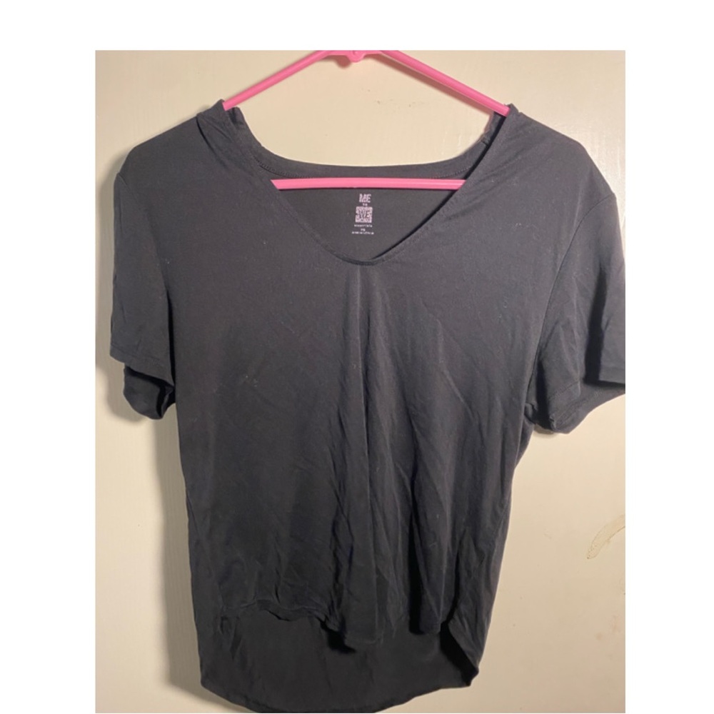 Me to We black v neck top